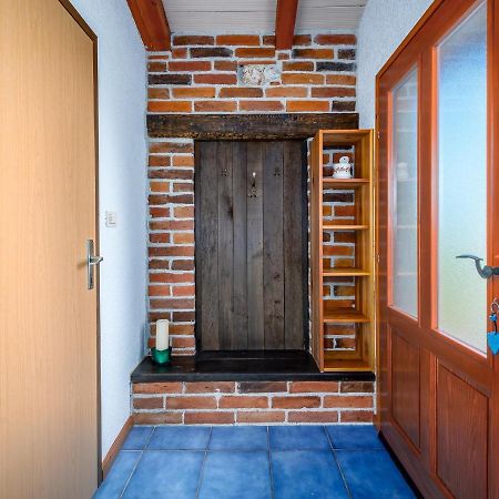 Apartment With Pool Višnjan Zewnętrze zdjęcie