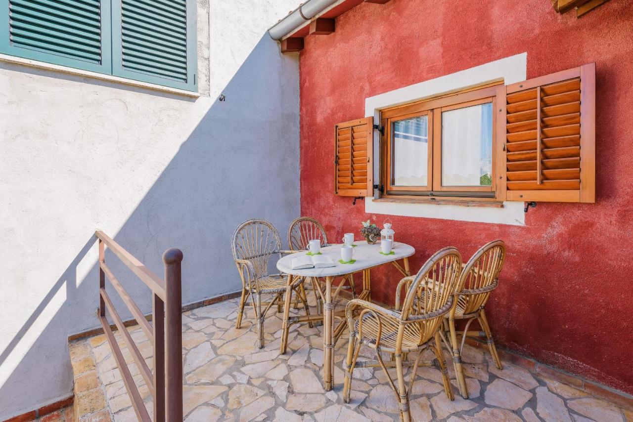 Apartment With Pool Višnjan Zewnętrze zdjęcie